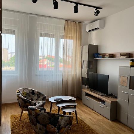 Apartment Charlie Private Parking Novi Sad Exterior foto
