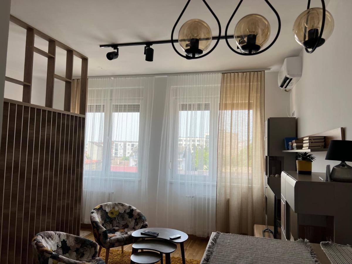 Apartment Charlie Private Parking Novi Sad Exterior foto